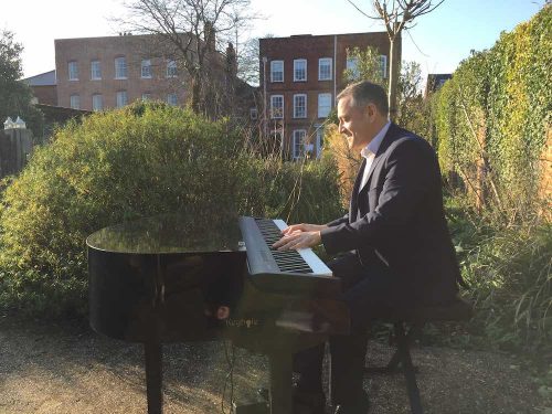 portable-baby-grand-piano-outdoor-drinks-reception-farnham-museum-4