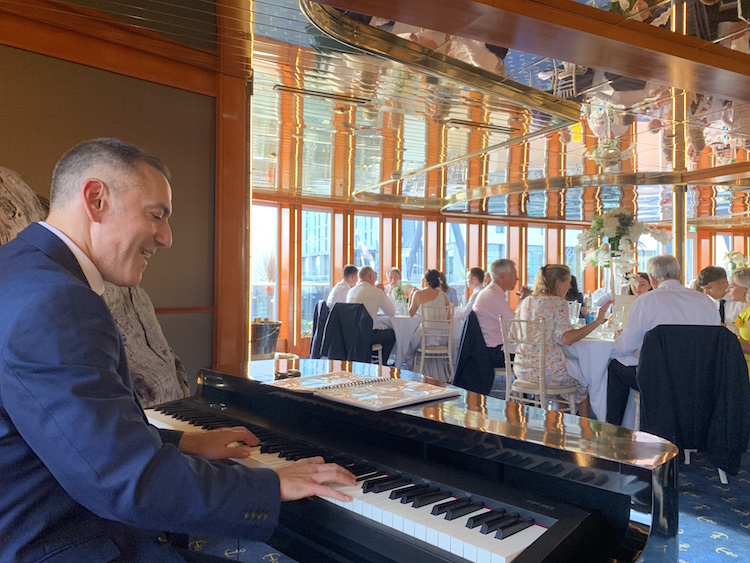 wedding-breakfast-pianist-entertainment-sunborn-london